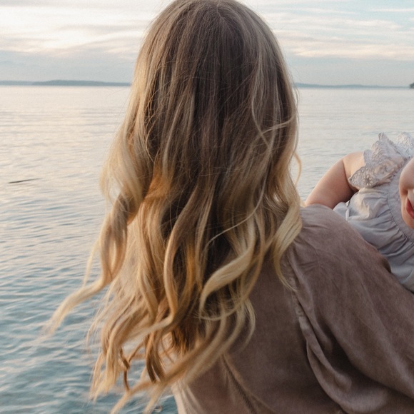 Meet your Posher! 💛 - Picture 1 of 1